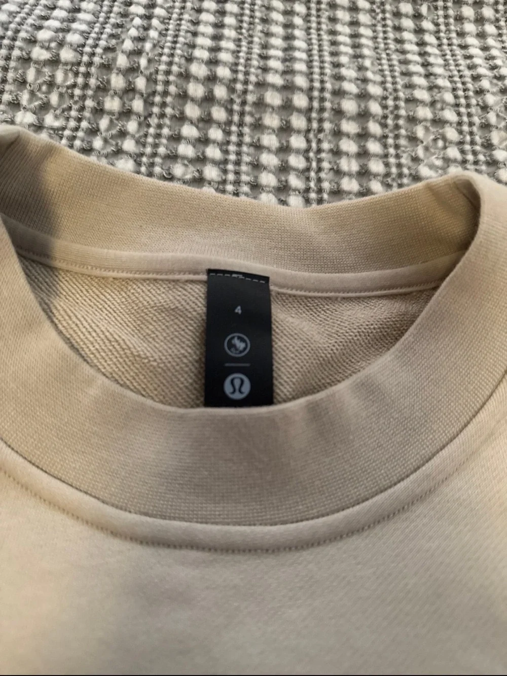NWT Lululemon Canada Perfectly Oversized Cropped Crew size 4